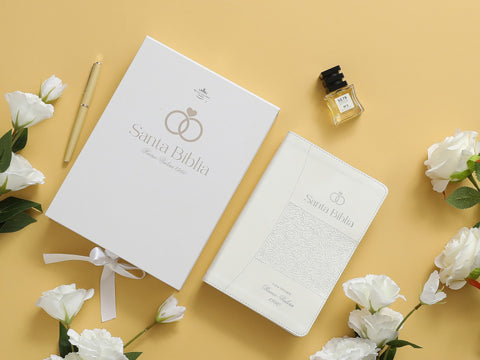 Biblia RVR60 especial de bodas con índice y caja de regalo. Letra Grande. Blanca y plateado