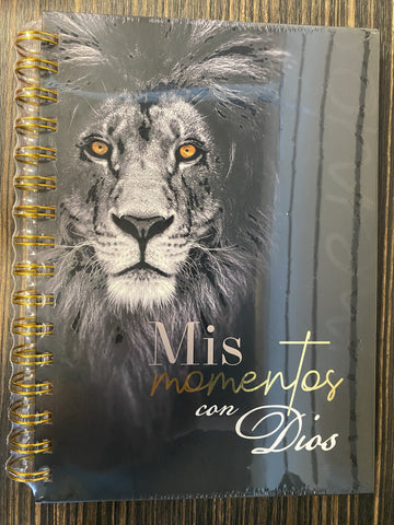 Libreta devocional: Mis momentos con Dios - León
